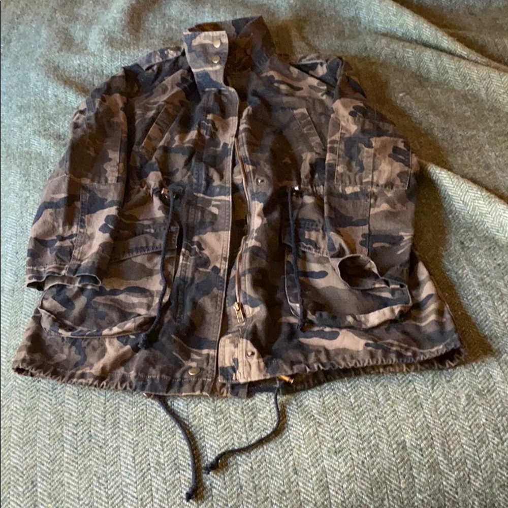 💥FINAL PRICE💥Camo Jacket 🌲